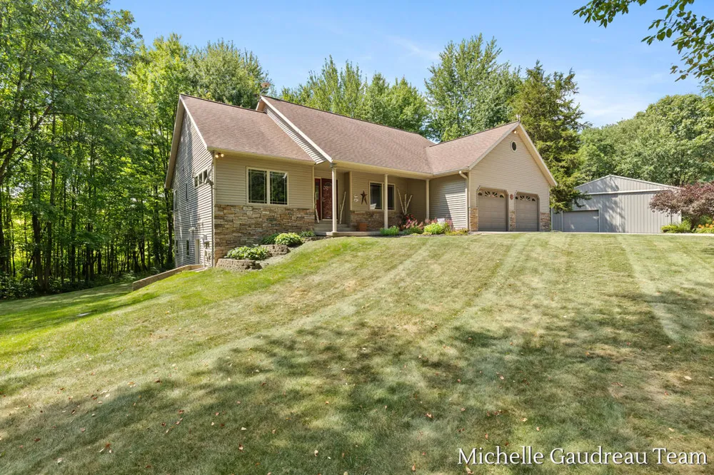 6244 Black Creek Drive Middleville, MI 49333