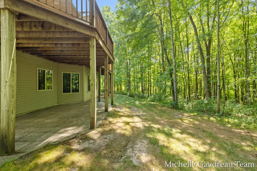 6244 Black Creek Drive Middleville, MI 49333