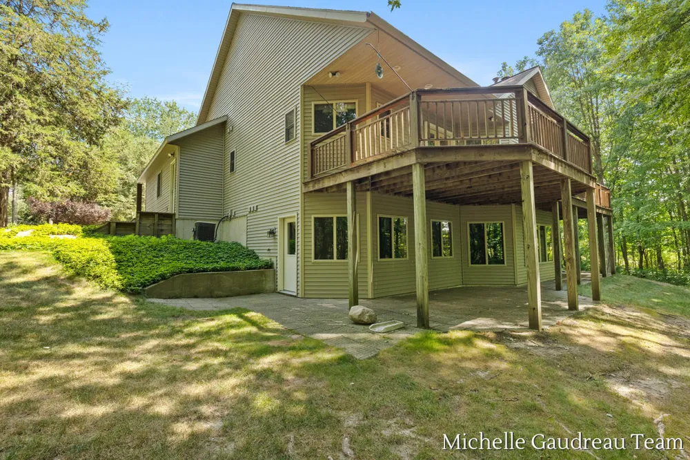 6244 Black Creek Drive Middleville, MI 49333