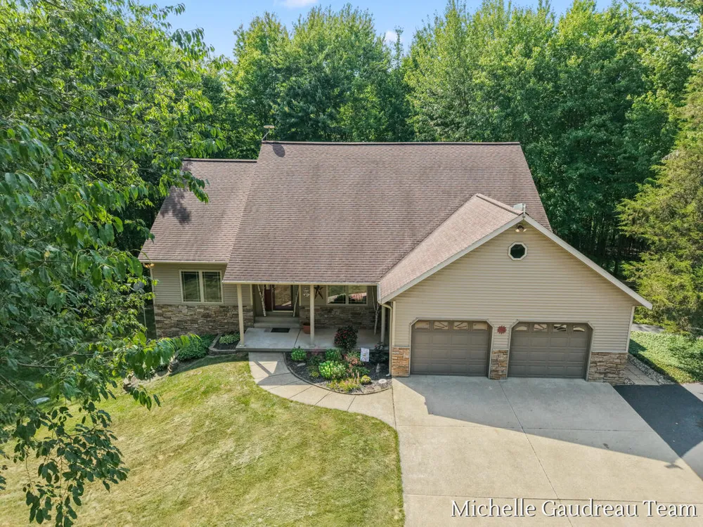 6244 Black Creek Drive Middleville, MI 49333