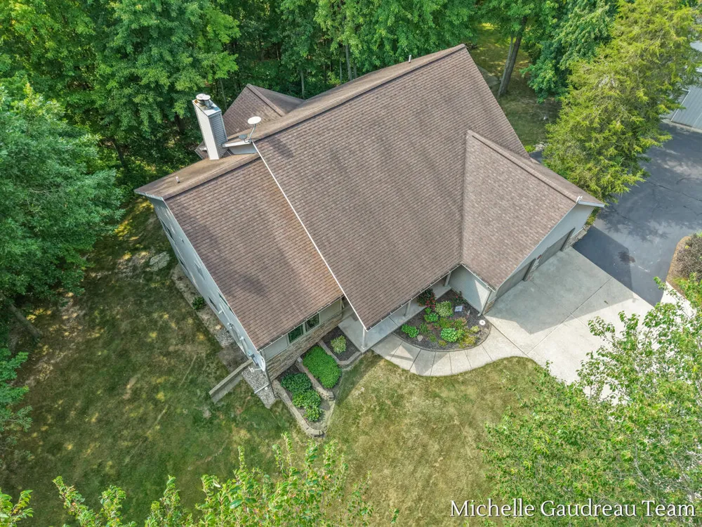 6244 Black Creek Drive Middleville, MI 49333