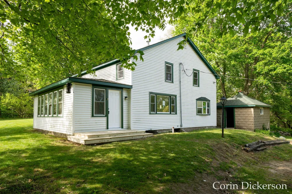 10860 Douglas Avenue Plainwell, MI 49080