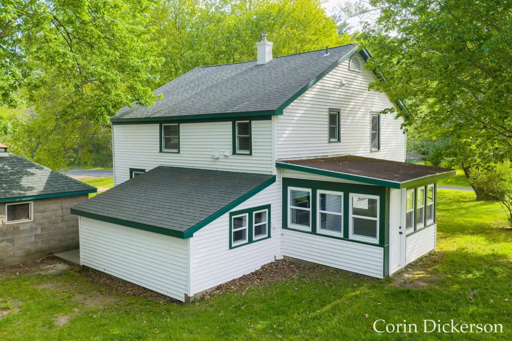 10860 Douglas Avenue Plainwell, MI 49080
