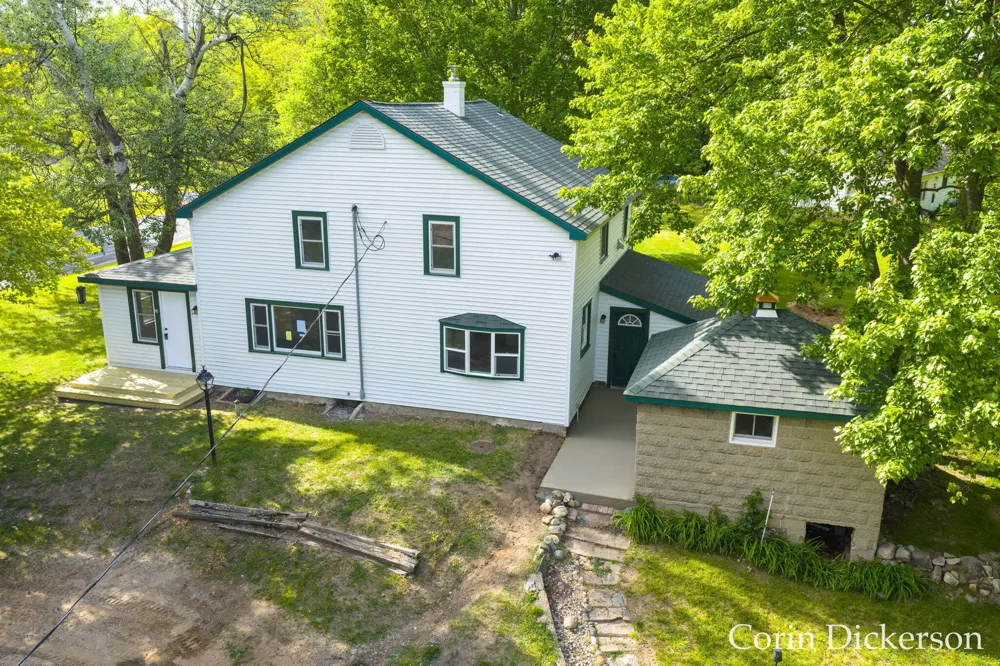 10860 Douglas Avenue Plainwell, MI 49080