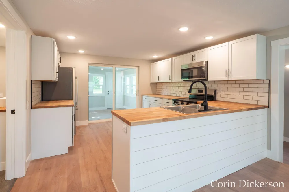 10860 Douglas Avenue Plainwell, MI 49080