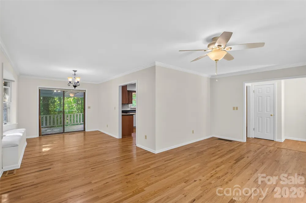 709 Forest Ridge Drive Hendersonville, NC 28791