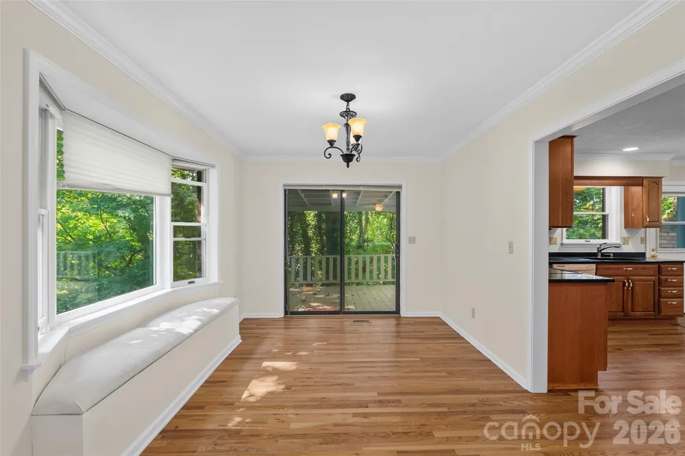 709 Forest Ridge Drive Hendersonville, NC 28791