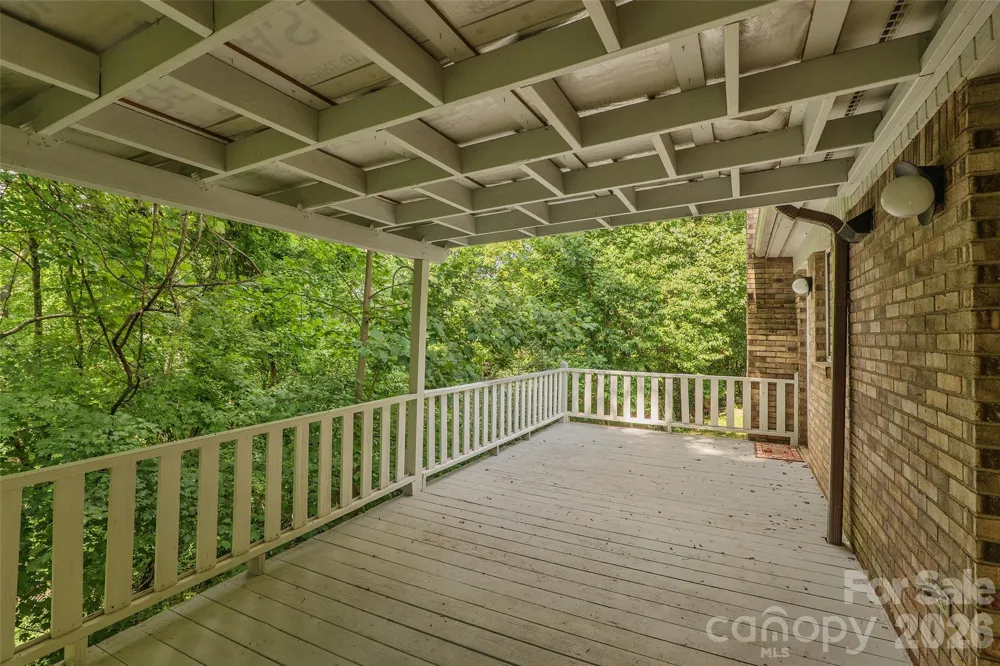 709 Forest Ridge Drive Hendersonville, NC 28791