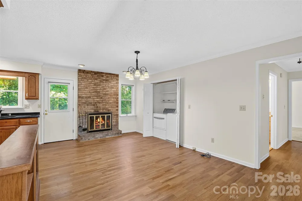 709 Forest Ridge Drive Hendersonville, NC 28791