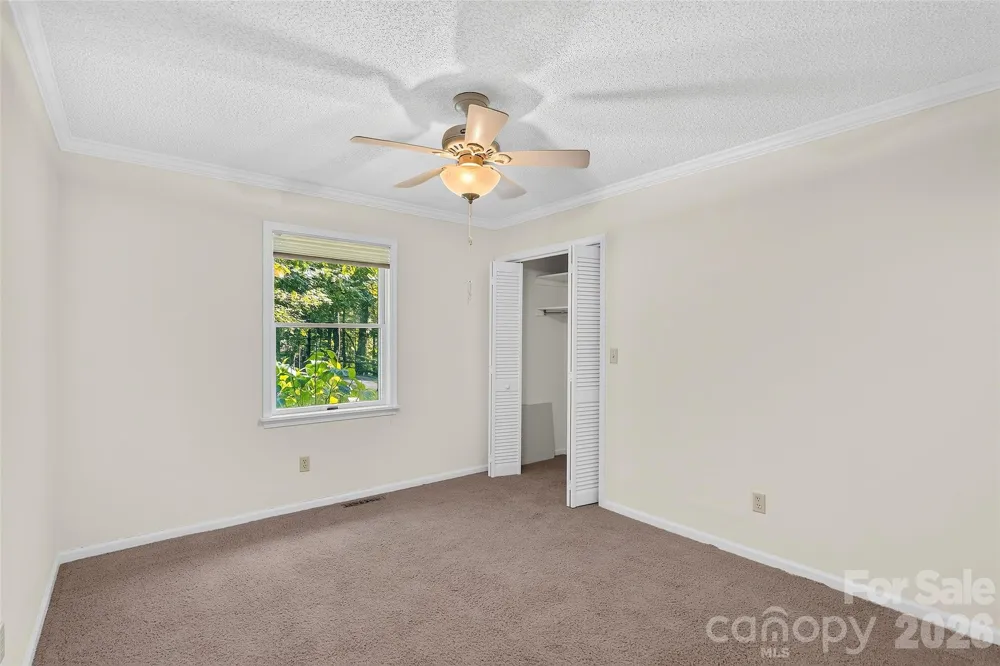 709 Forest Ridge Drive Hendersonville, NC 28791