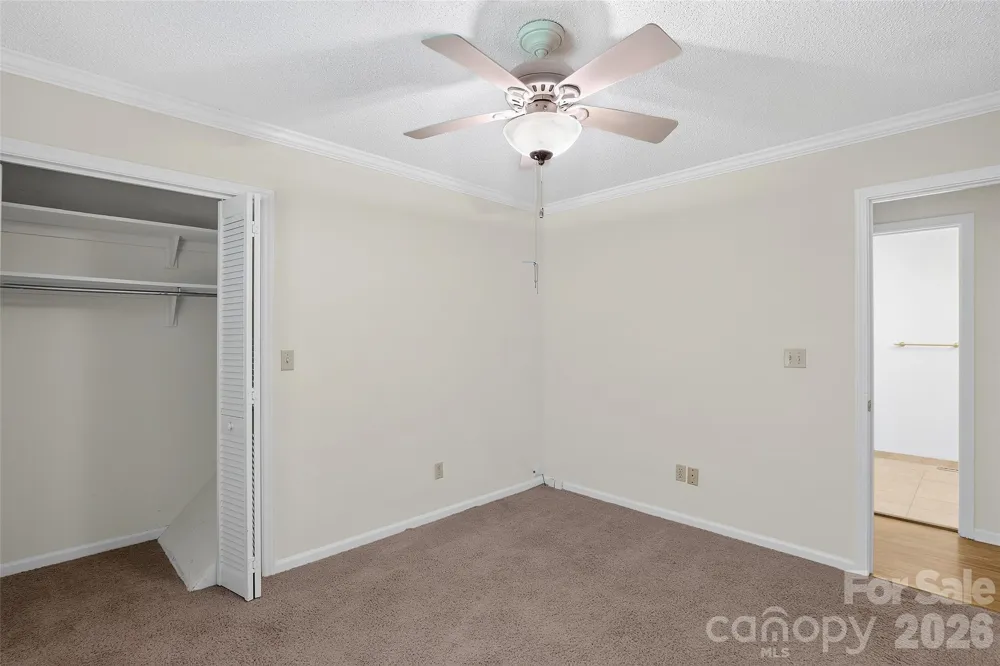 709 Forest Ridge Drive Hendersonville, NC 28791