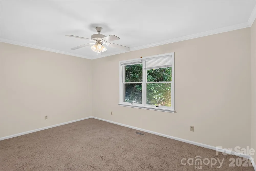 709 Forest Ridge Drive Hendersonville, NC 28791