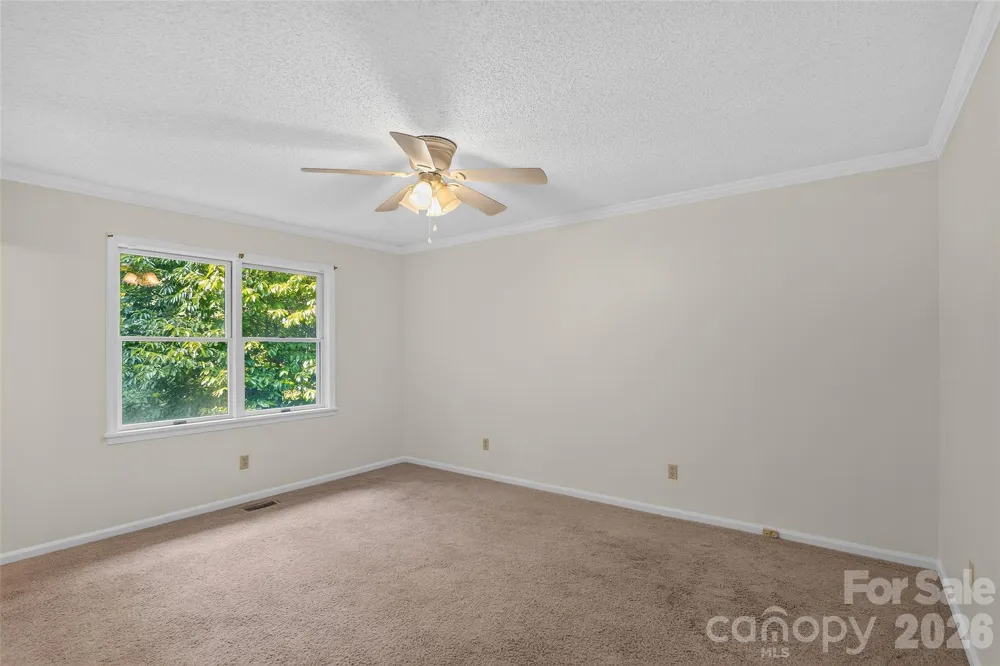 709 Forest Ridge Drive Hendersonville, NC 28791