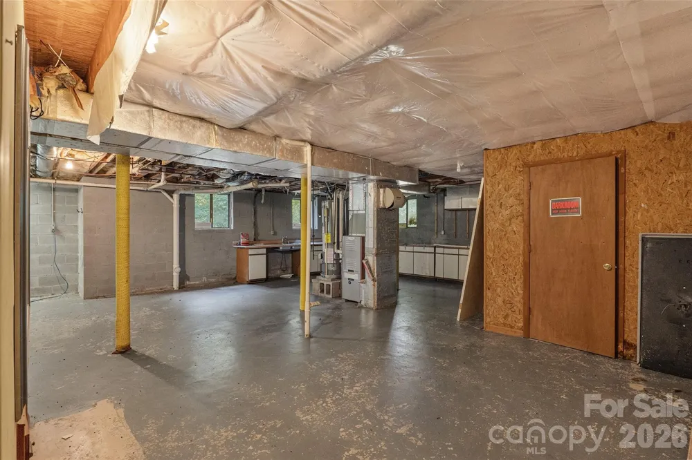 709 Forest Ridge Drive Hendersonville, NC 28791