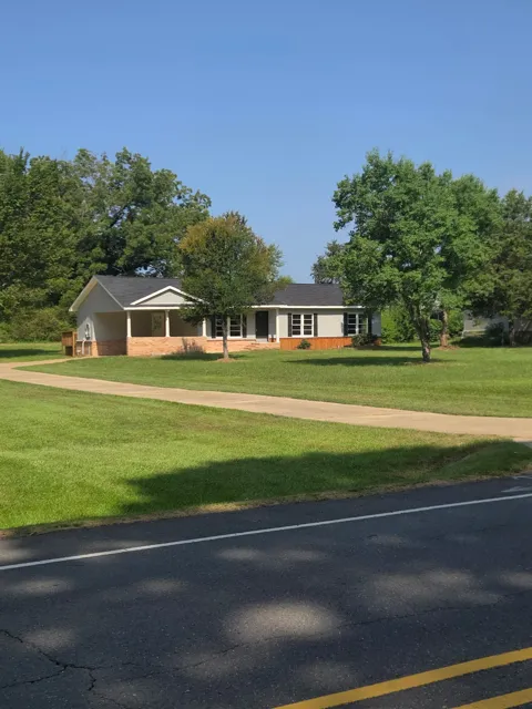 8075 Lakeshore Drive