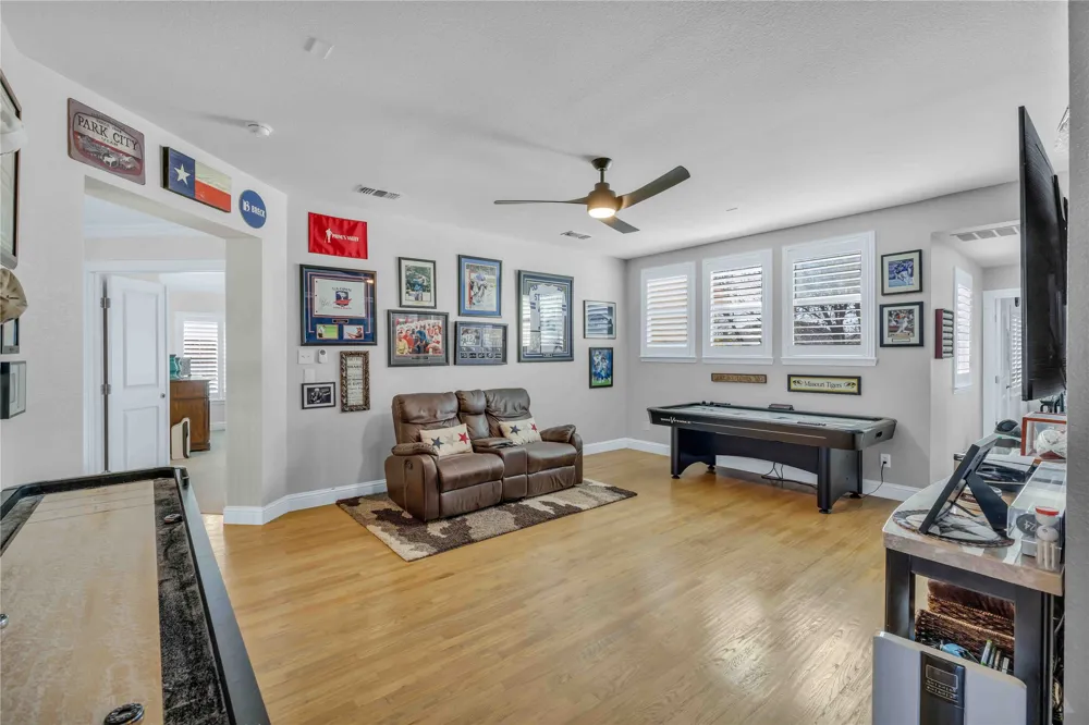 2217 Landoine Lane Lewisville, TX 75056