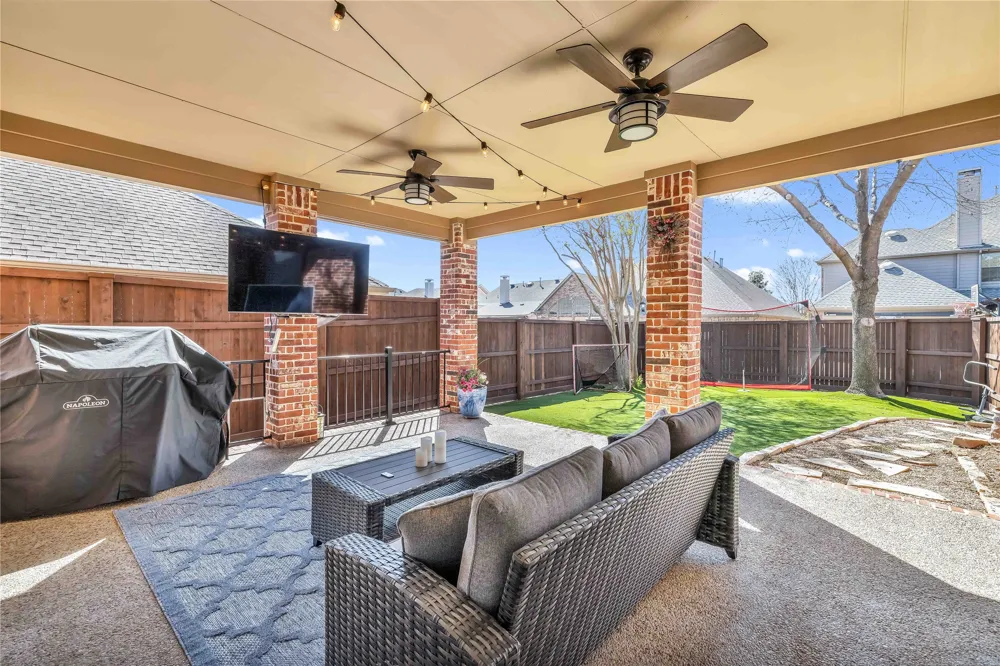2217 Landoine Lane Lewisville, TX 75056