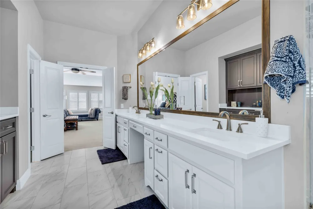 2217 Landoine Lane Lewisville, TX 75056