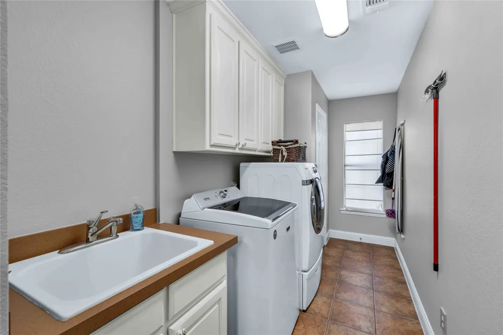 2217 Landoine Lane Lewisville, TX 75056