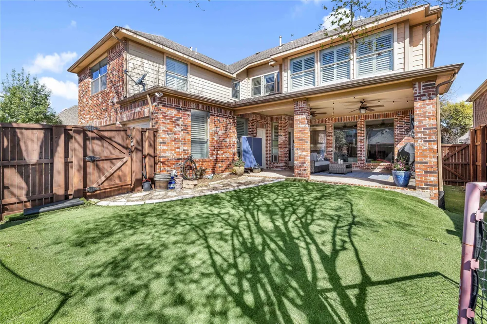 2217 Landoine Lane Lewisville, TX 75056