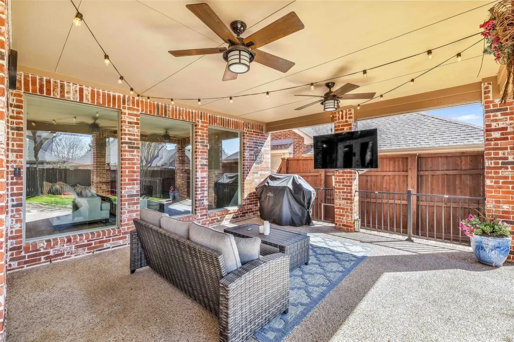 2217 Landoine Lane Lewisville, TX 75056