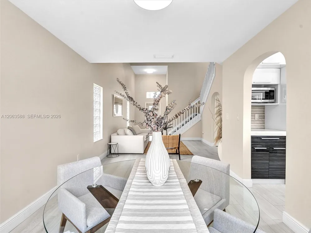 1385 NW 192nd Ter Pembroke Pines, FL 33029