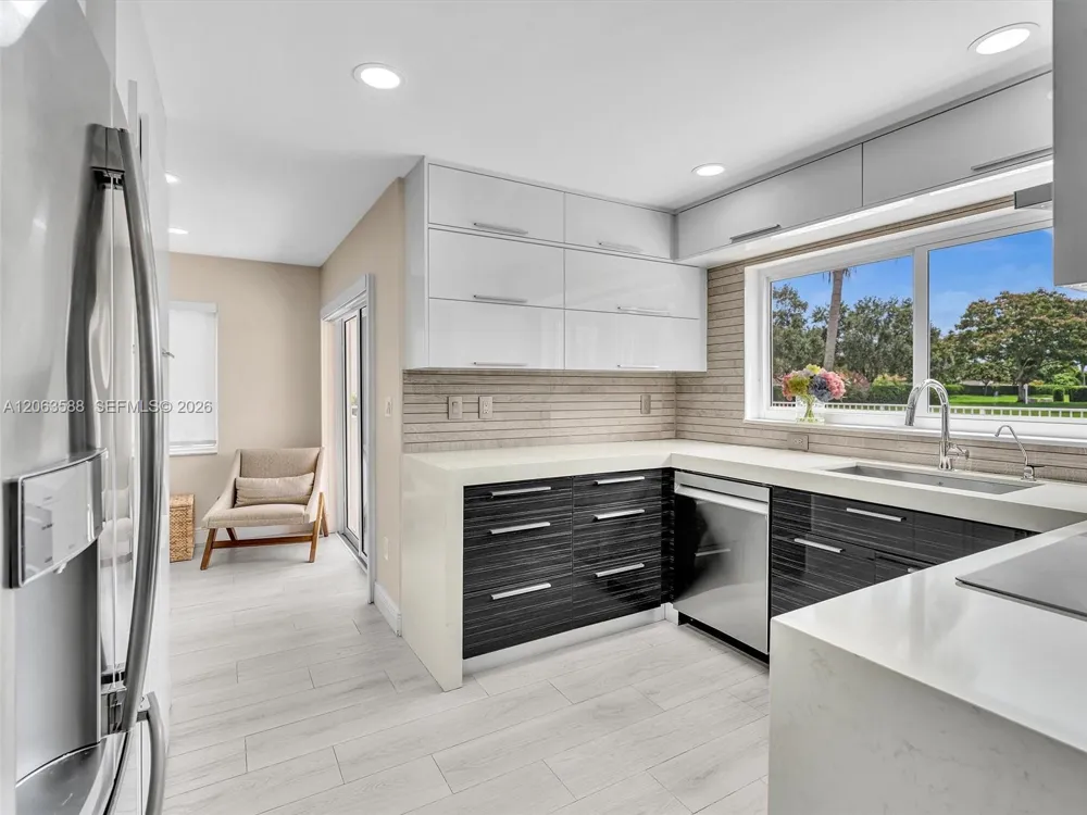 1385 NW 192nd Ter Pembroke Pines, FL 33029