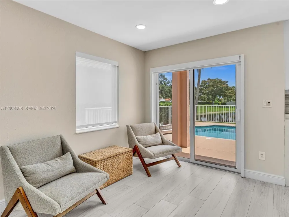 1385 NW 192nd Ter Pembroke Pines, FL 33029
