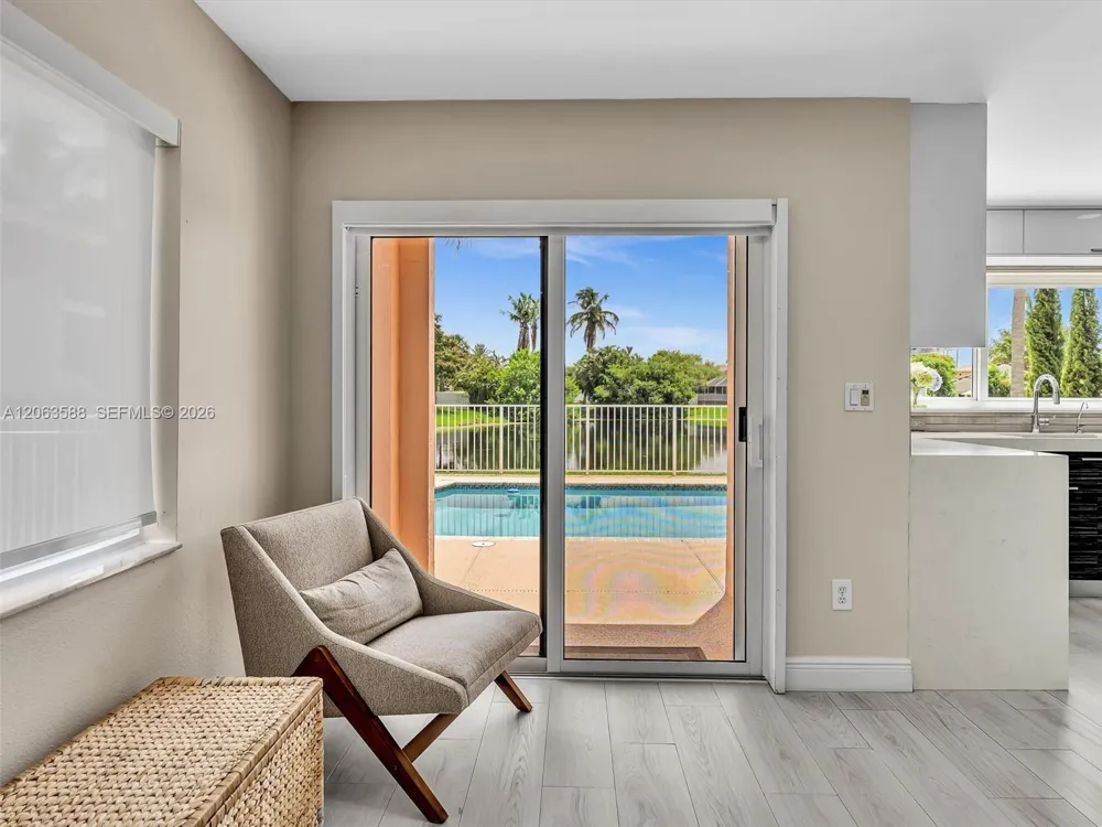 1385 NW 192nd Ter Pembroke Pines, FL 33029
