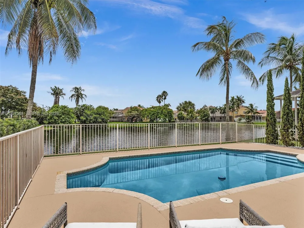 1385 NW 192nd Ter Pembroke Pines, FL 33029