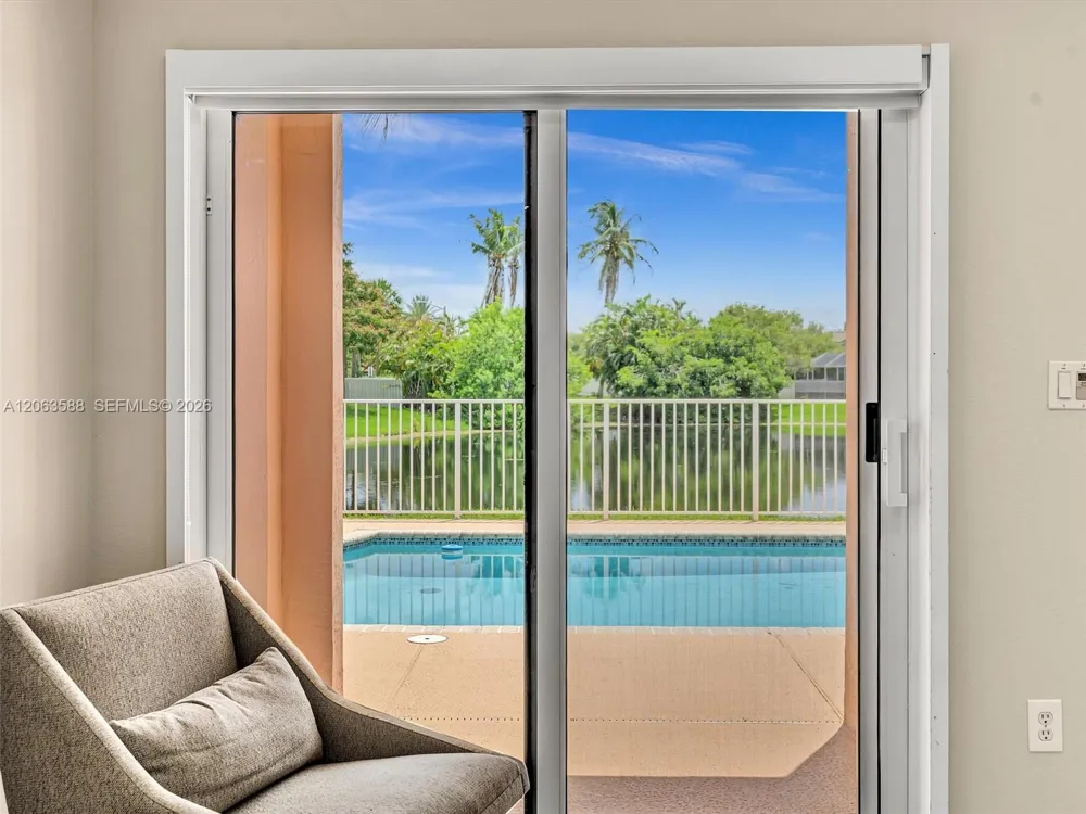 1385 NW 192nd Ter Pembroke Pines, FL 33029