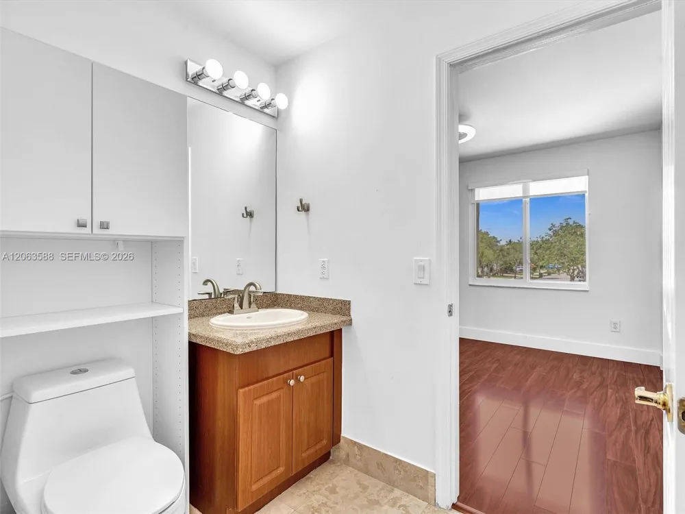 1385 NW 192nd Ter Pembroke Pines, FL 33029