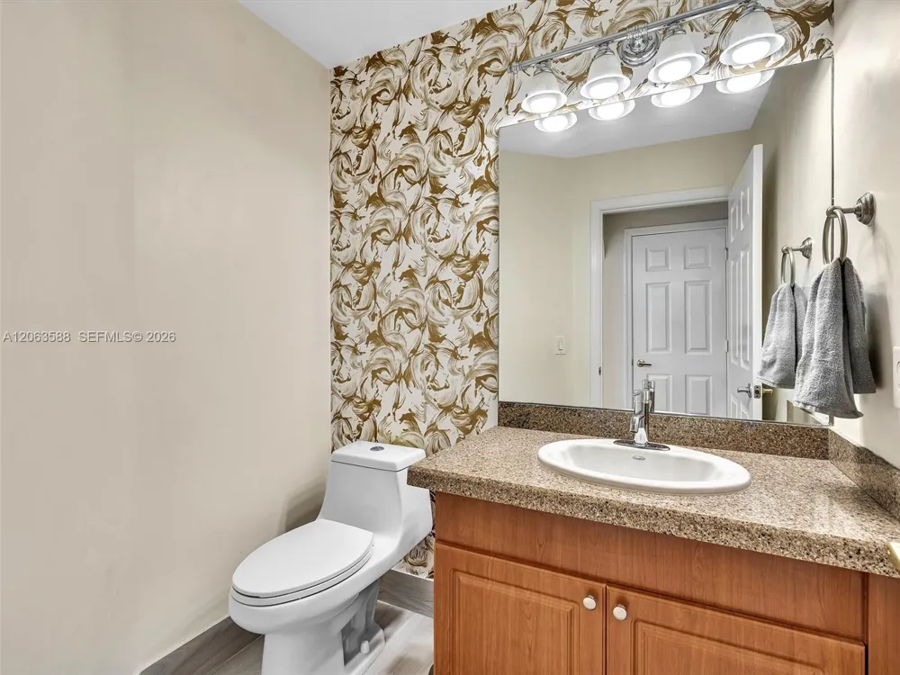1385 NW 192nd Ter Pembroke Pines, FL 33029