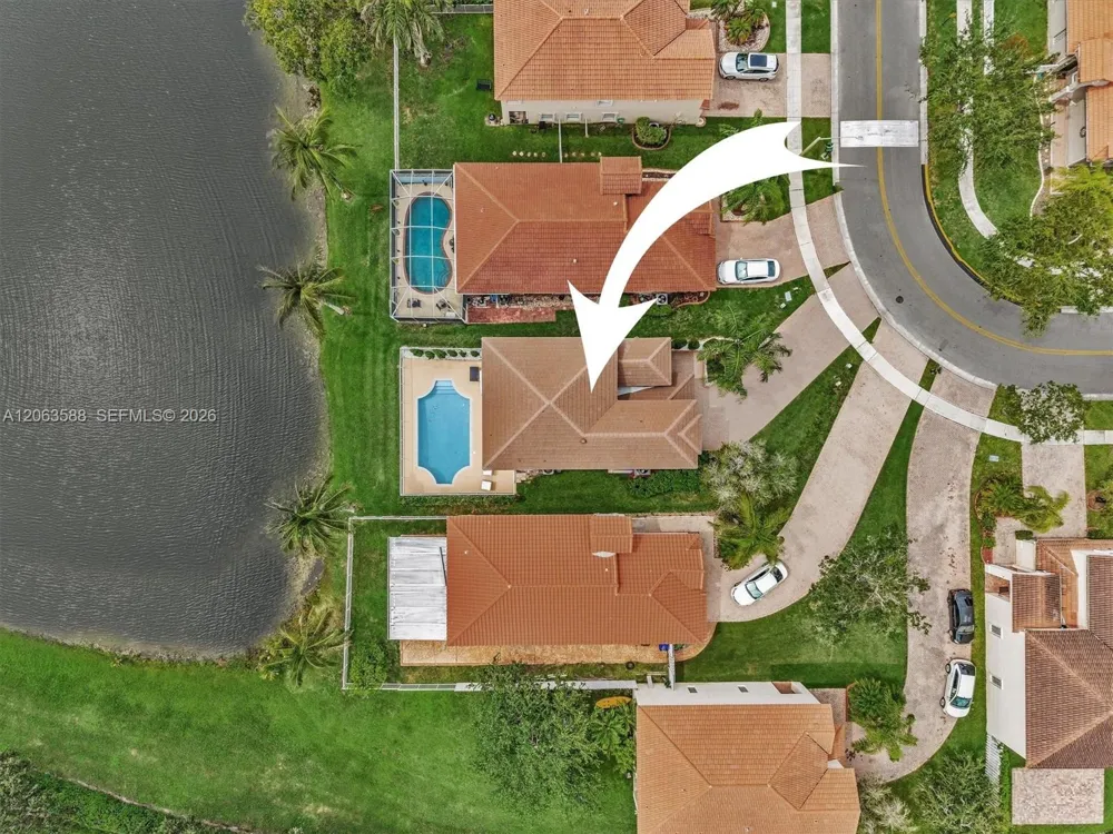 1385 NW 192nd Ter Pembroke Pines, FL 33029