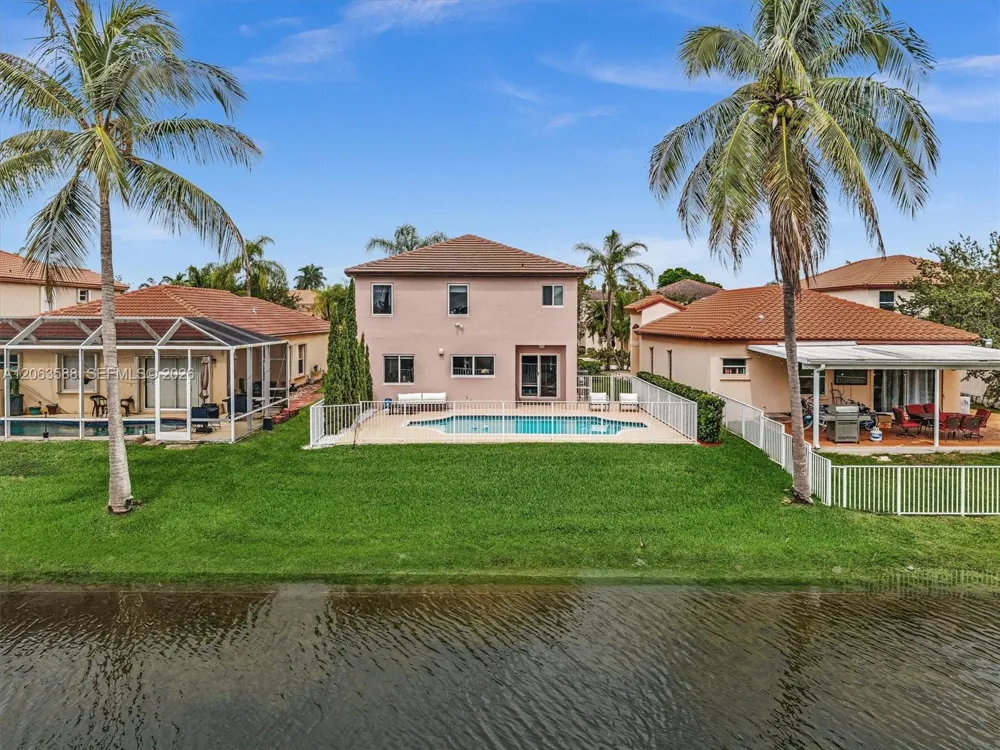 1385 NW 192nd Ter Pembroke Pines, FL 33029