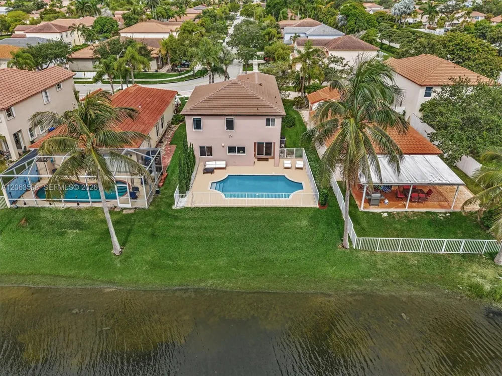 1385 NW 192nd Ter Pembroke Pines, FL 33029