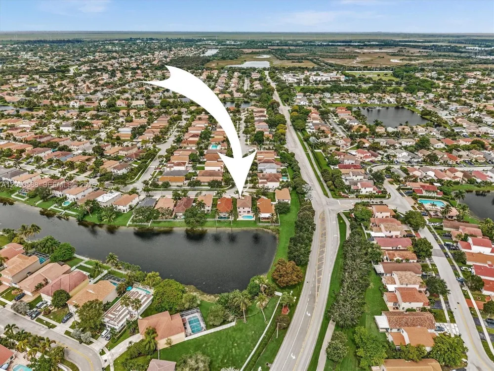 1385 NW 192nd Ter Pembroke Pines, FL 33029