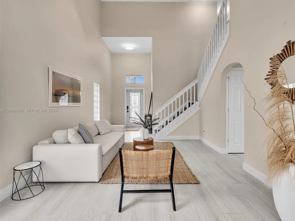 1385 NW 192nd Ter Pembroke Pines, FL 33029