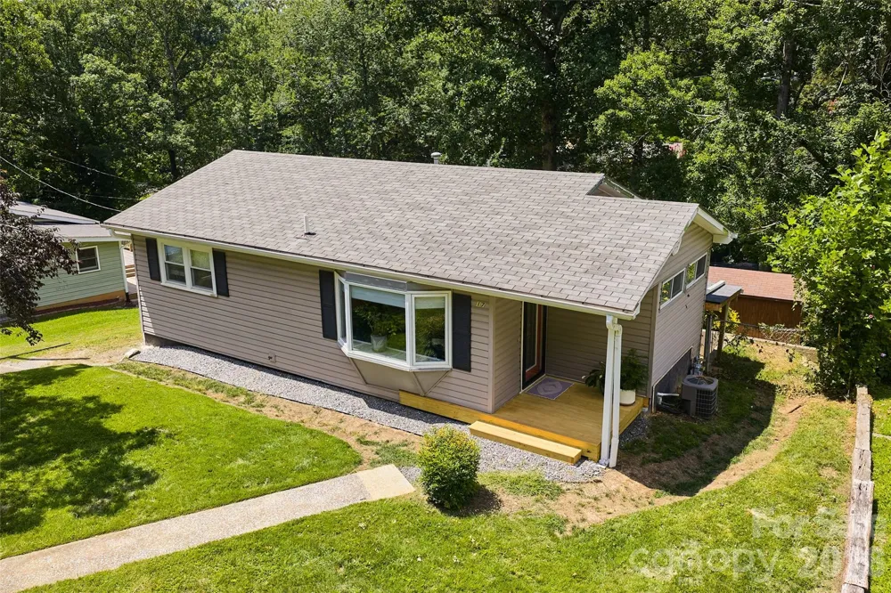 17 Azalea Road Arden, NC 28704