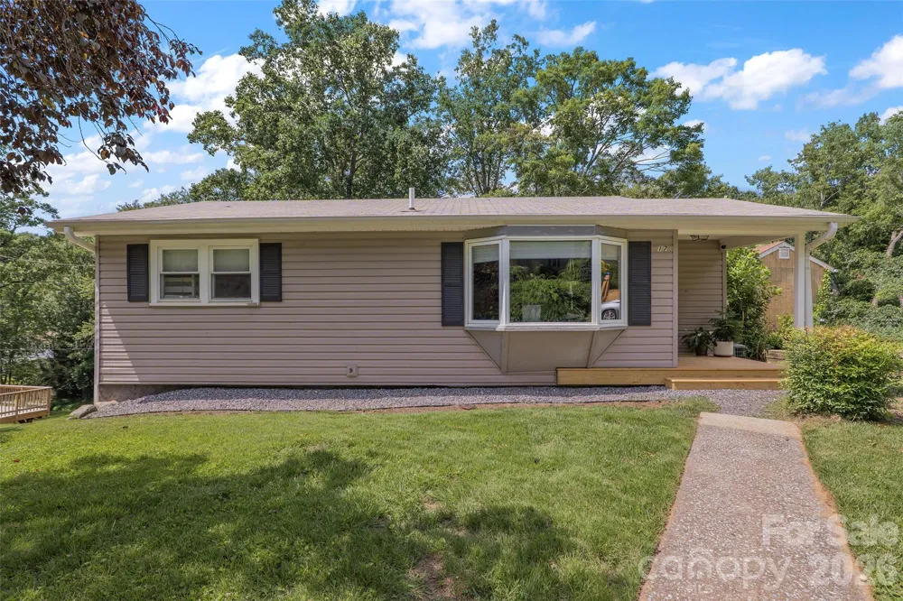 17 Azalea Road Arden, NC 28704