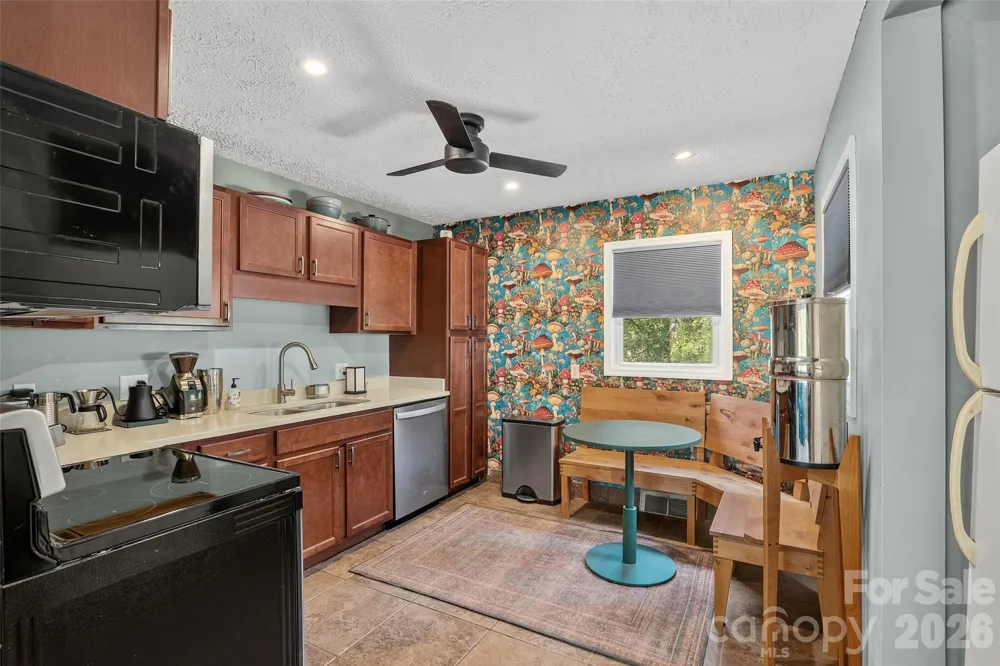 17 Azalea Road Arden, NC 28704