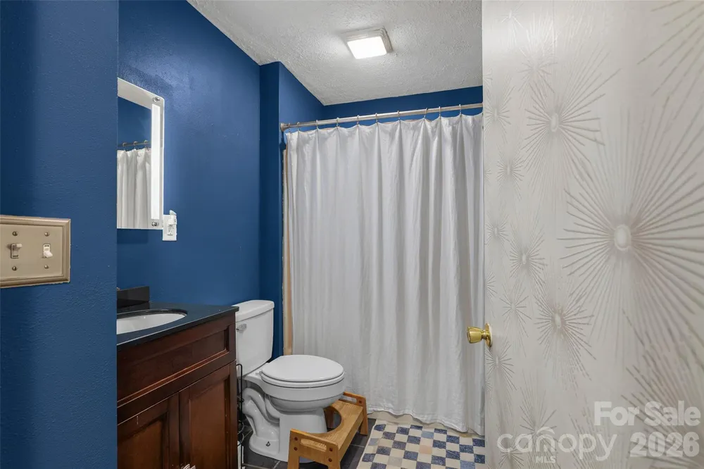 17 Azalea Road Arden, NC 28704