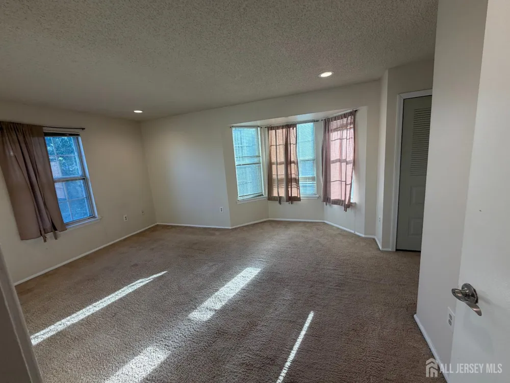 225 Rachel Court Franklin, NJ 08823