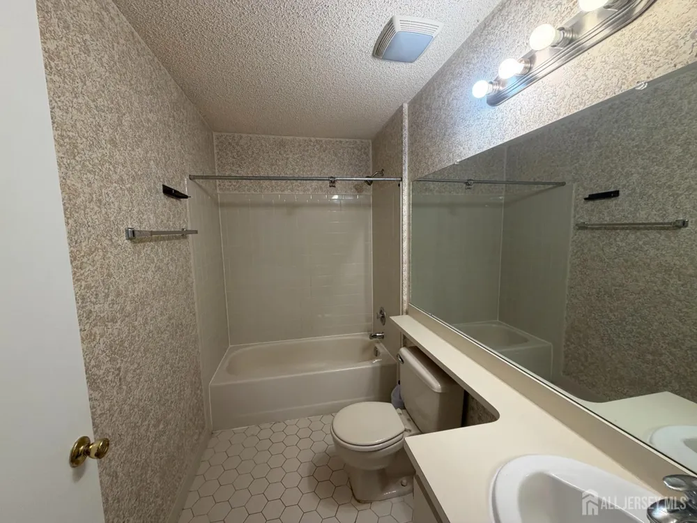 225 Rachel Court Franklin, NJ 08823