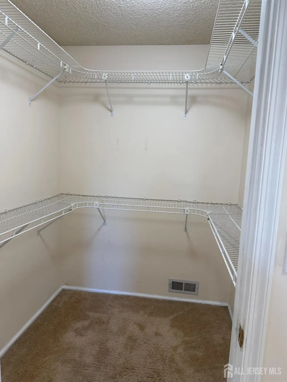 225 Rachel Court Franklin, NJ 08823