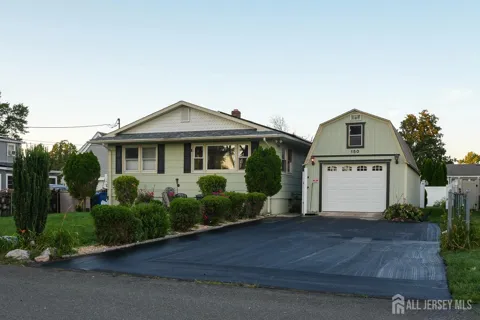 150 Farragut Avenue