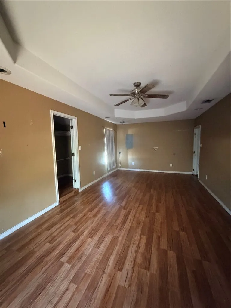 911 S Almond Street Alice, TX 78332