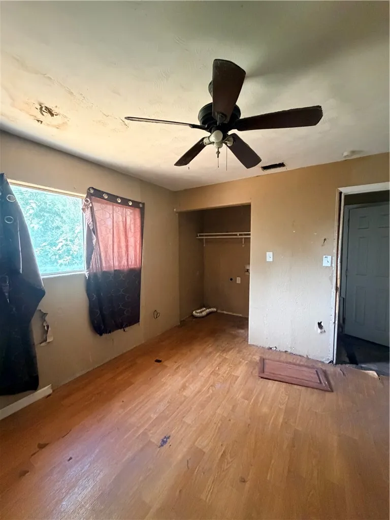 911 S Almond Street Alice, TX 78332