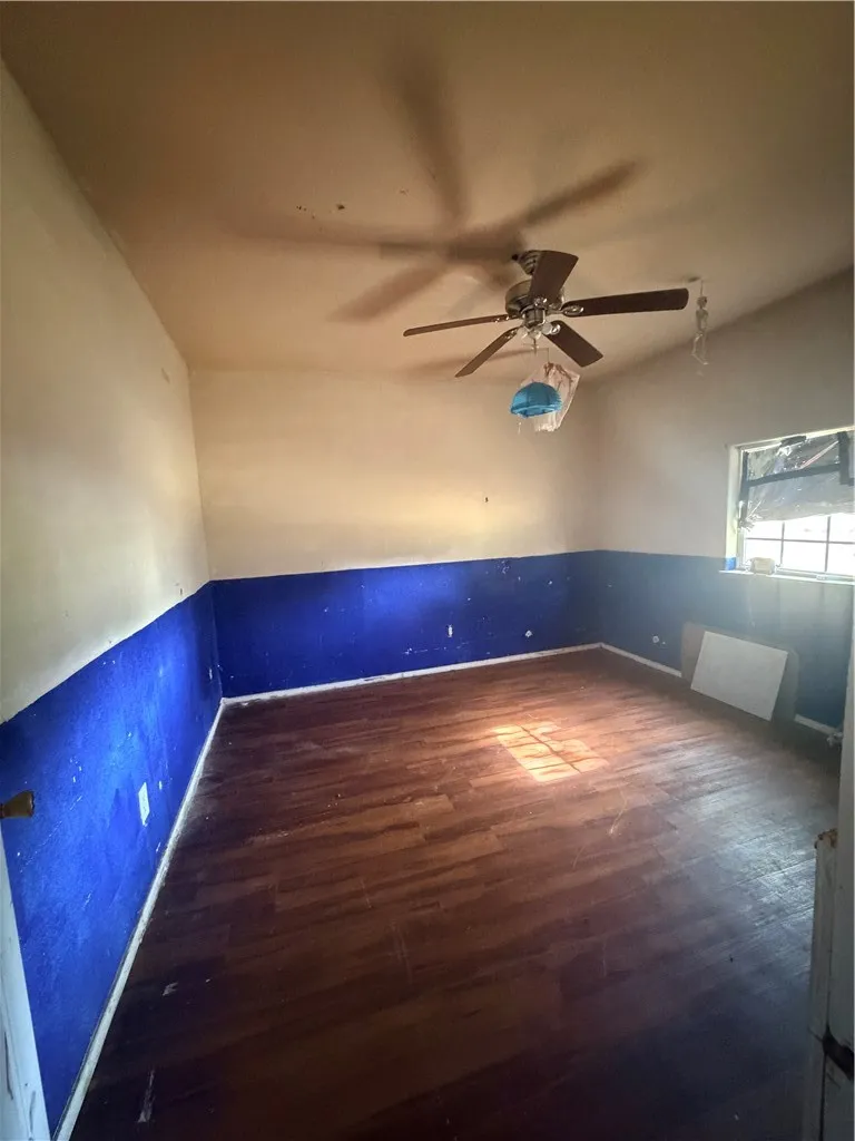 911 S Almond Street Alice, TX 78332