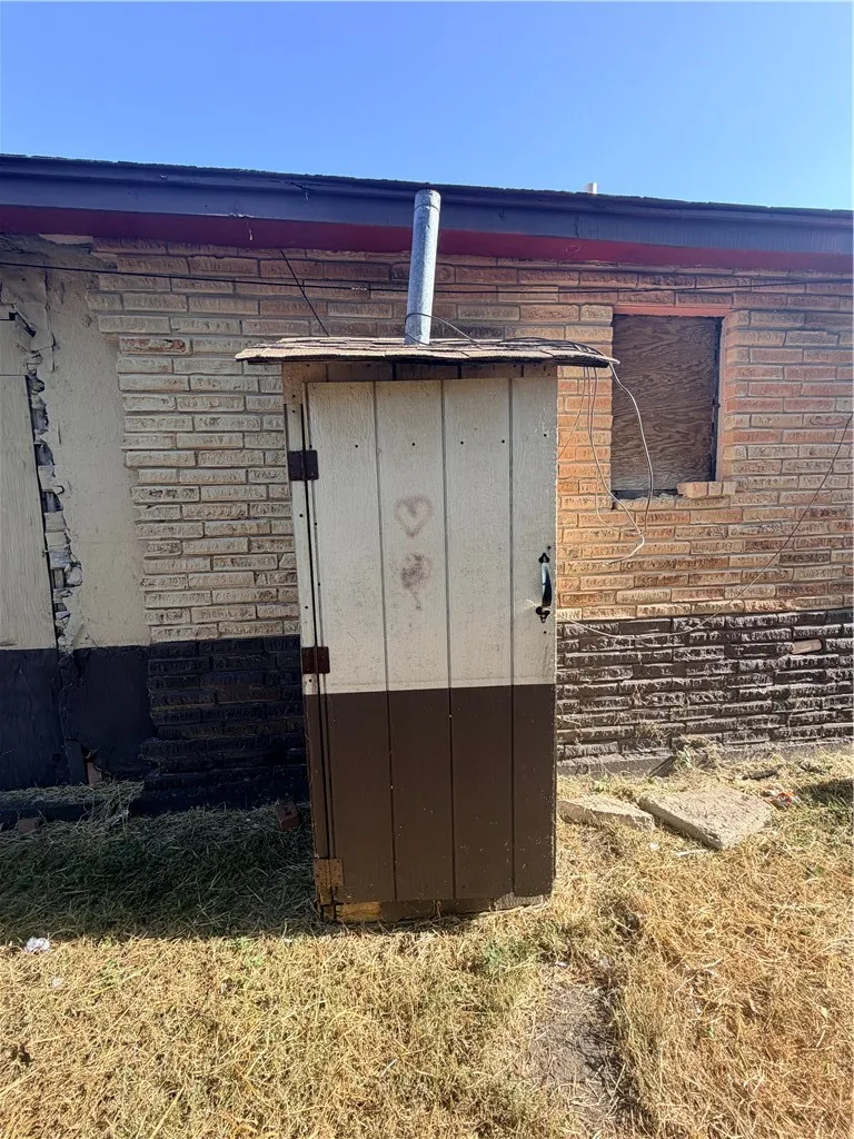 911 S Almond Street Alice, TX 78332